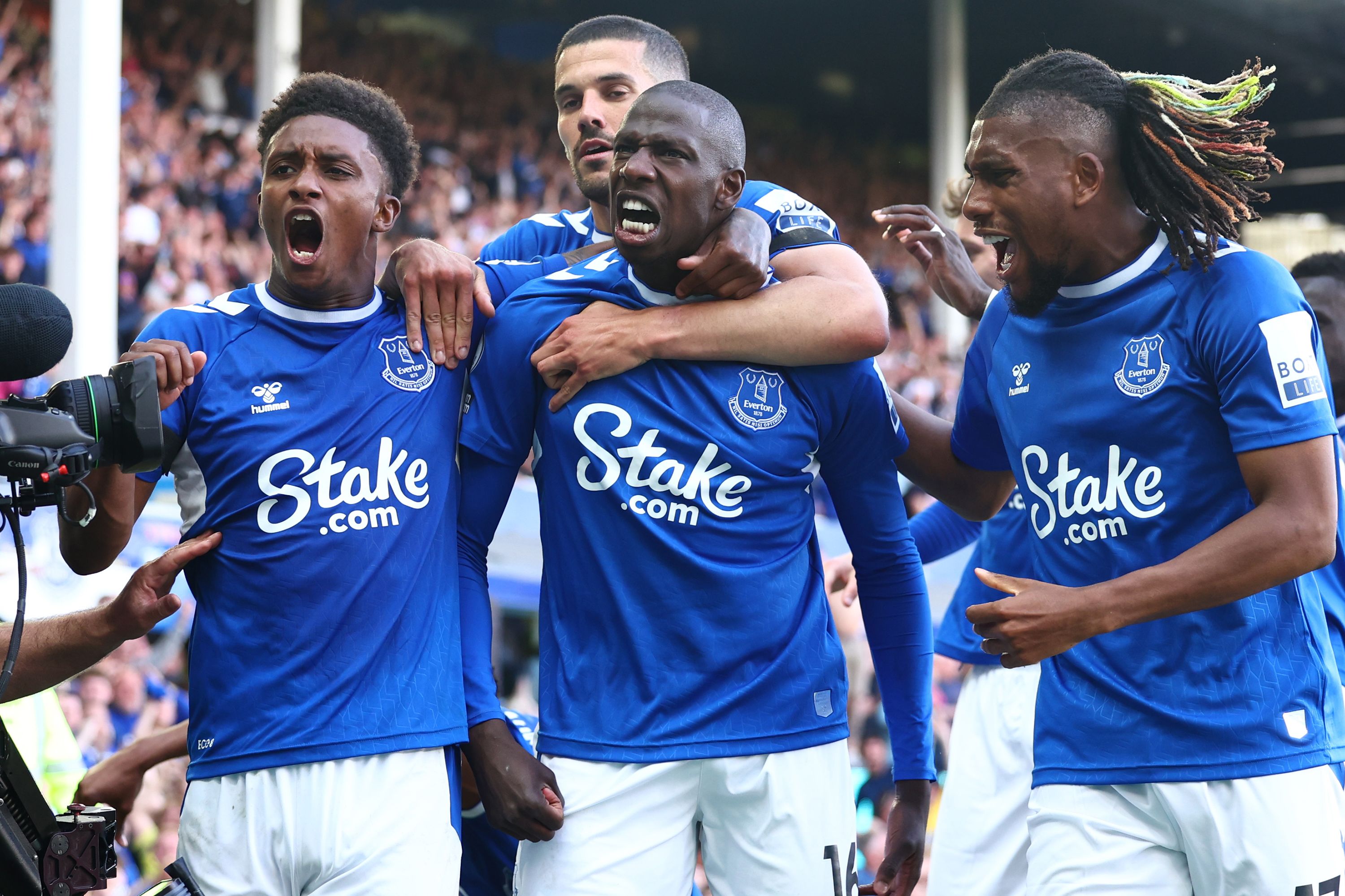Premier League: Everton avoids relegation on dramatic final day as Leicester City and Leeds United drop down to Championship | CNN