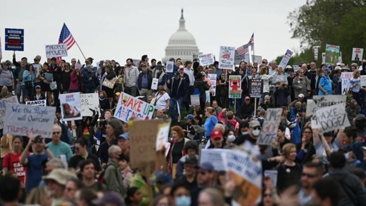 ABD’de Trump'a karşı öfke büyüyor! Binlerce kişi meydana indi