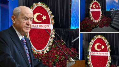 Bahçeli'den AKP'nin Büyük Kongresi'ne özel hediye: Bu çiçeklerin anlamı ne?