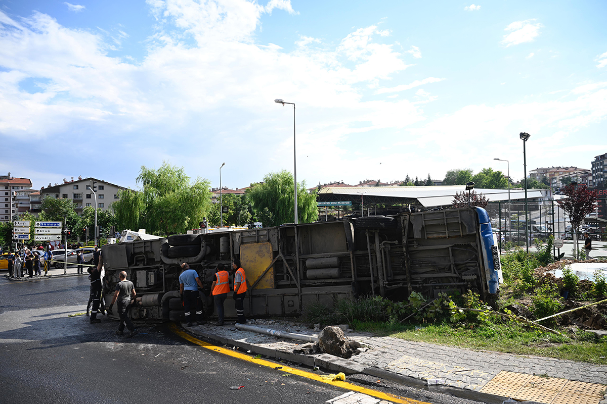ankarada-ego-otobusu-devrildi-5-yarali-yenicag-1.jpg