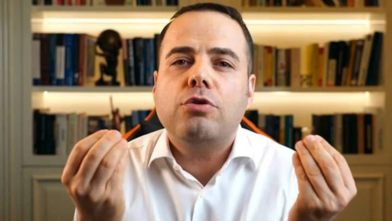 Prof. Dr. Özgür Demirtaş sosyal medya hesabından alım gücünün daha da kötüleşeceğini söyledi
