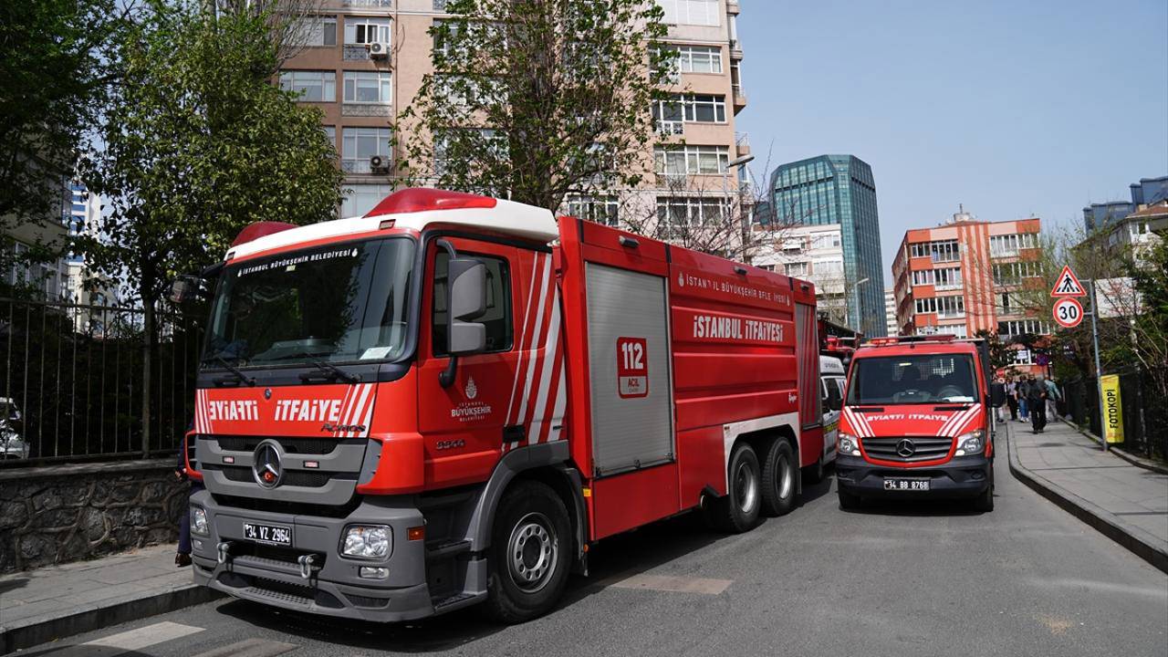 İstanbul Fatih'te 6 katlı otelde yangın